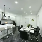 Mare - With Heated Pool Villa