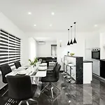 Villa Mare - With Heated Pool Zara