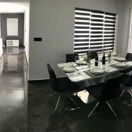 Mare - With Heated Pool Задар