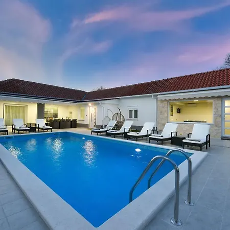 Mare - With Heated Pool Villa *