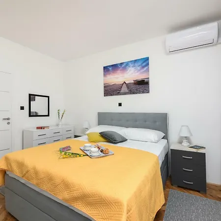 Mare - With Heated Pool Villa