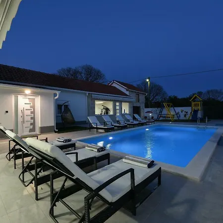 Villa Mare - With Heated Pool