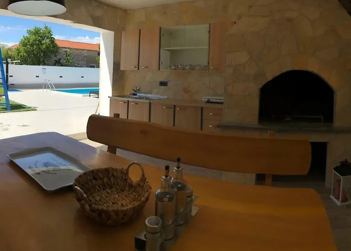 Mare - With Heated Pool Villa