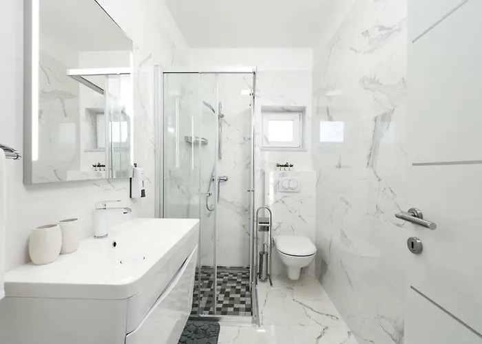 Mare - With Heated Pool Vila