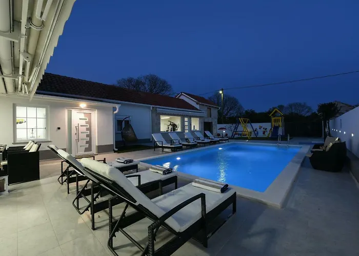 Villa Mare - With Heated Pool