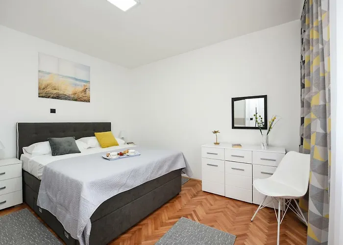 Mare - With Heated Pool Villa