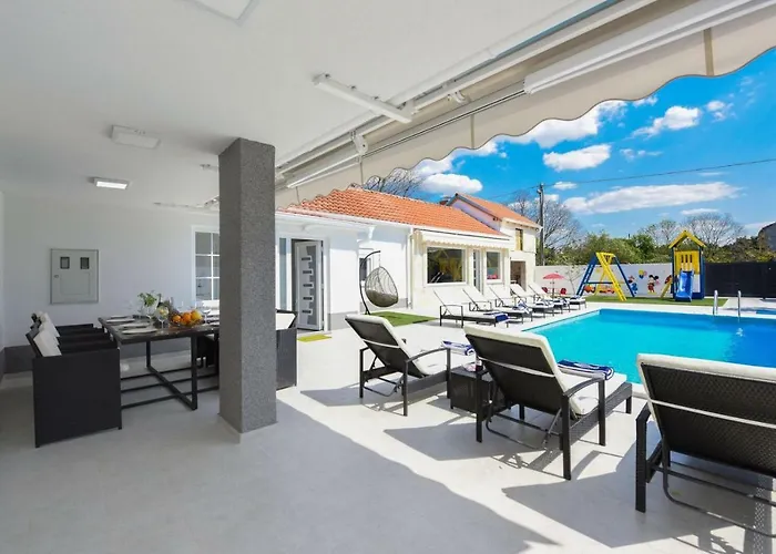 Mare - With Heated Pool Villa